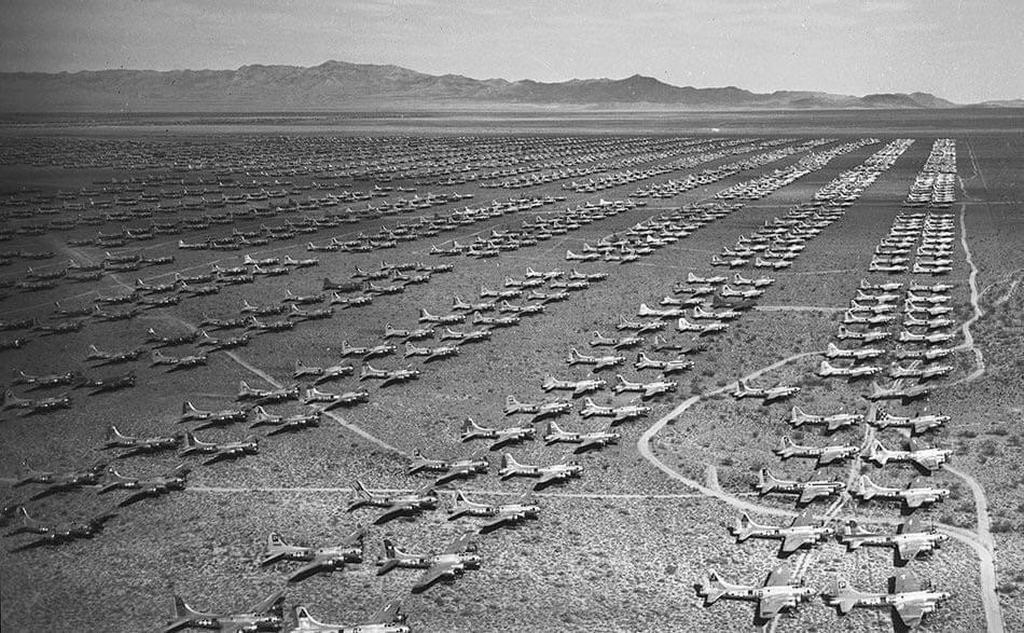 1945_us_b-17_flying_fortresses_now_no_longer_of_use_sitting_at_kingman_army_airfield_in_arizona_us_many_were_basically_brand_new.jpeg