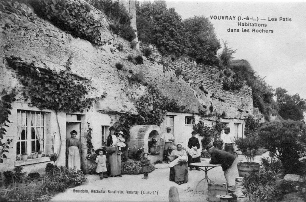 1900_korul_meszkobe_vajt_lakasok_a_francia_vouvray-sur-loir-ban.jpg