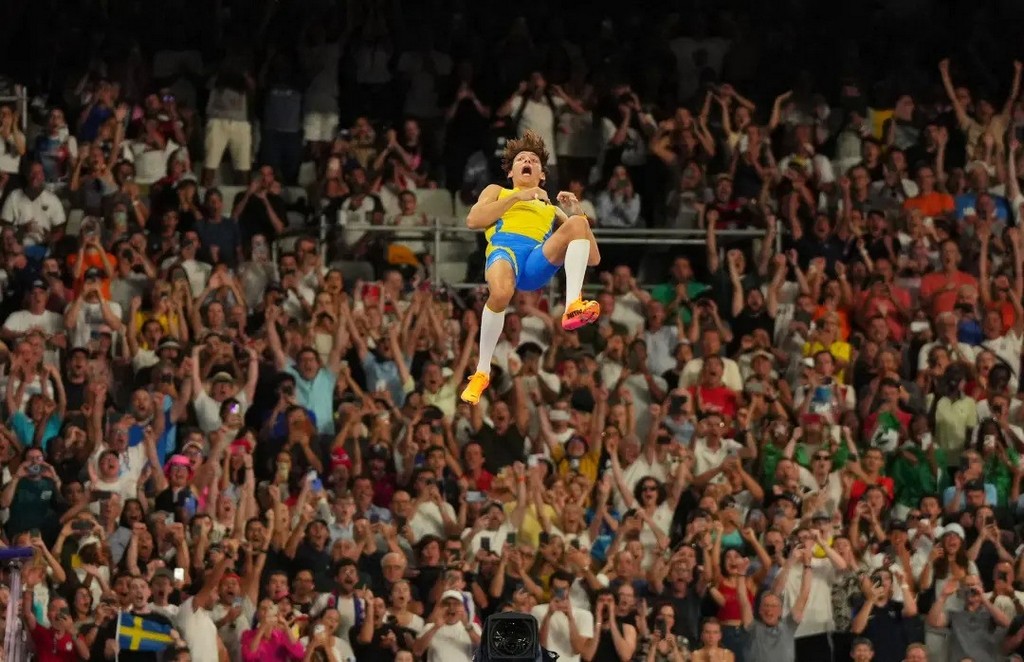 2024_08_05_armand_mondo_duplantis_of_sweden_in_action_as_he_vaults_a_new_world_record_of_6_25_meters_at_the_paris_olympic_games_aleksandra_szmigiel-reuters.jpg