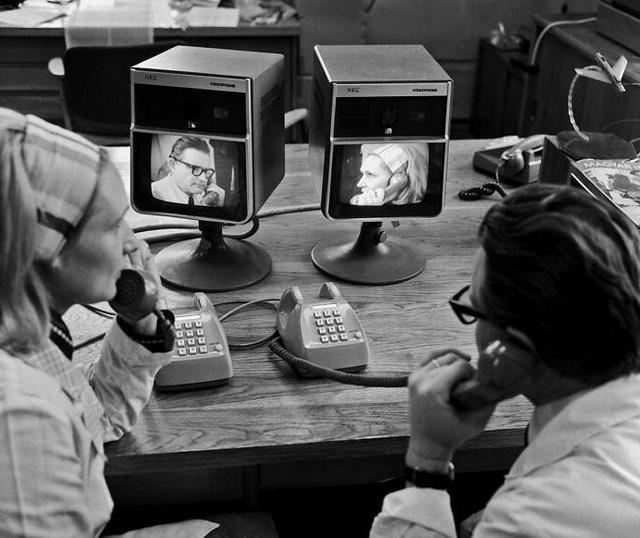 1960-as_evek_a_bell_laboratories_kiserleti_videotelefonja.jpeg