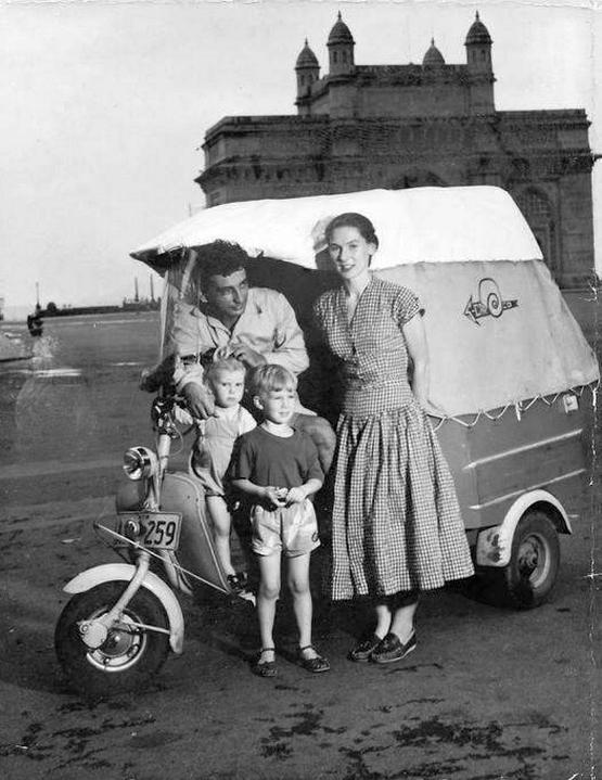 1956_az_ausztral_montin_csalad_akik_az_ausztraliai_sydneybol_parizsig_majd_az_angol_margateig_utaztak_egy_lambretta_robogon_ket_honapig_tarott_az_ut.jpeg
