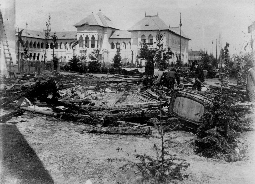 1911_kecsemeti_utcakep_a_foldrenges_utan_jelfy_gyula_cr.jpg