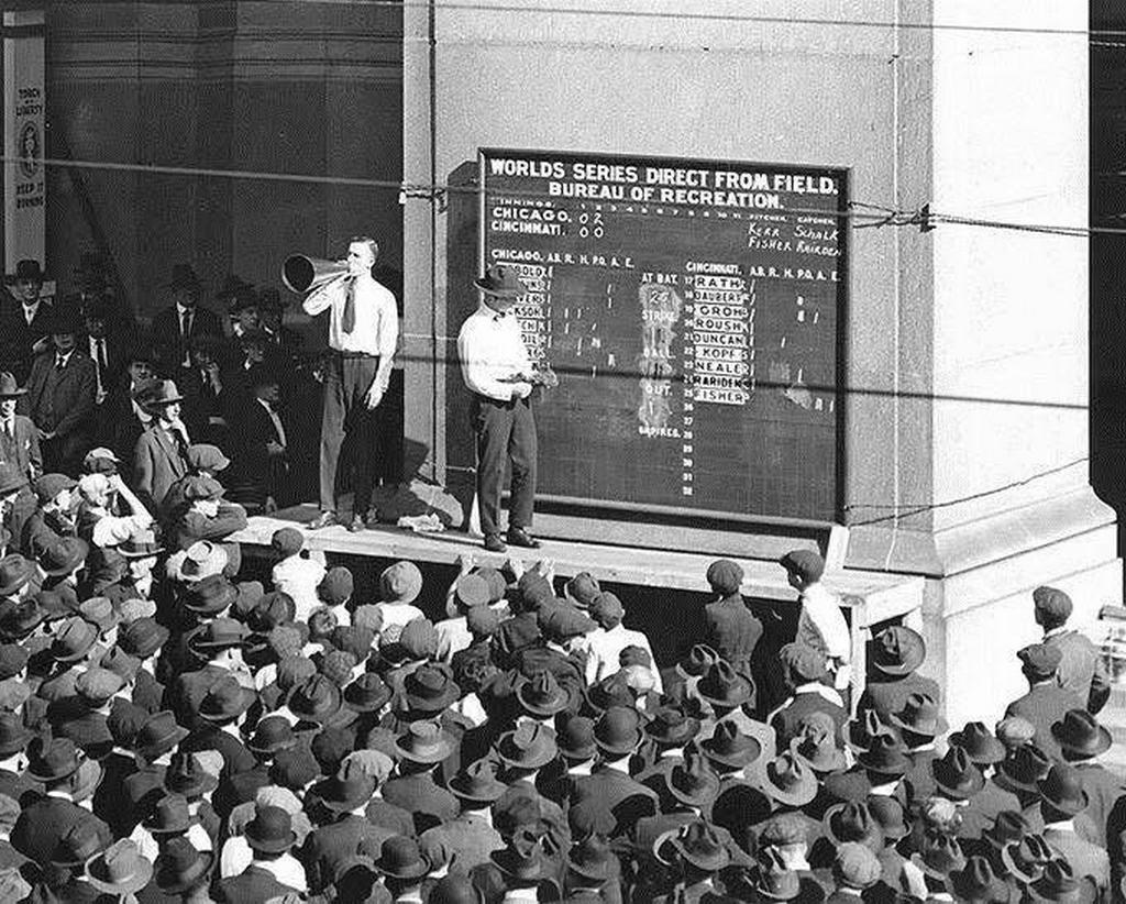 1919_crowds_gathered_in_downtown_pittsburgh_to_view_a_scoreboard_and_hear_the_reporting_for_the_world_series_between_chicago_and_cincinatti_chicago_won_3_0.jpeg