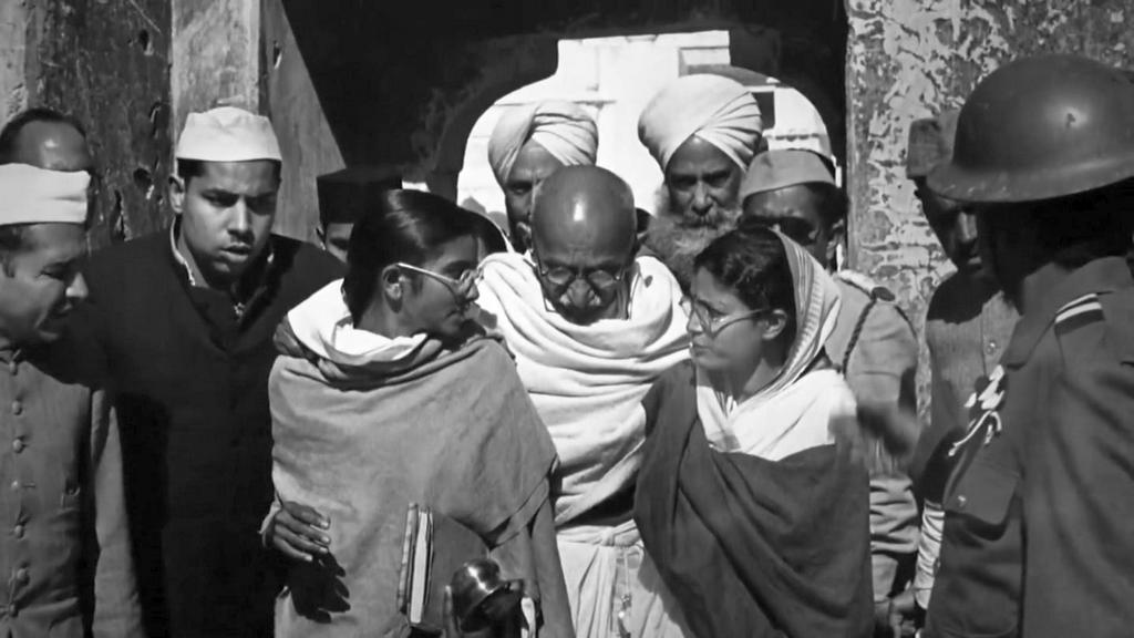 1948_az_utolso_foto_gandhirol_a_merenylete_elott.jpeg