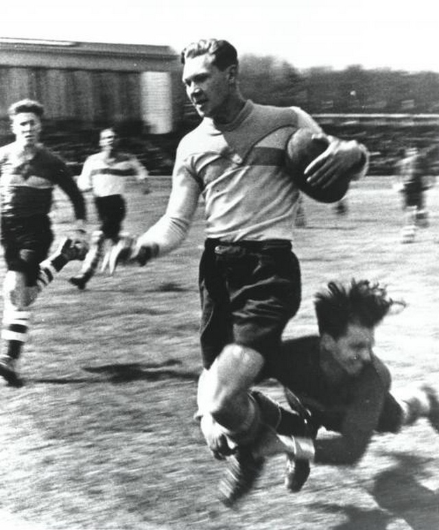 1935_az_1935_evi_szovjet_rogbibajnoksag_merkozese_a_dinamo_jatszik_az_egyuttmukodes_csapataval.jpg