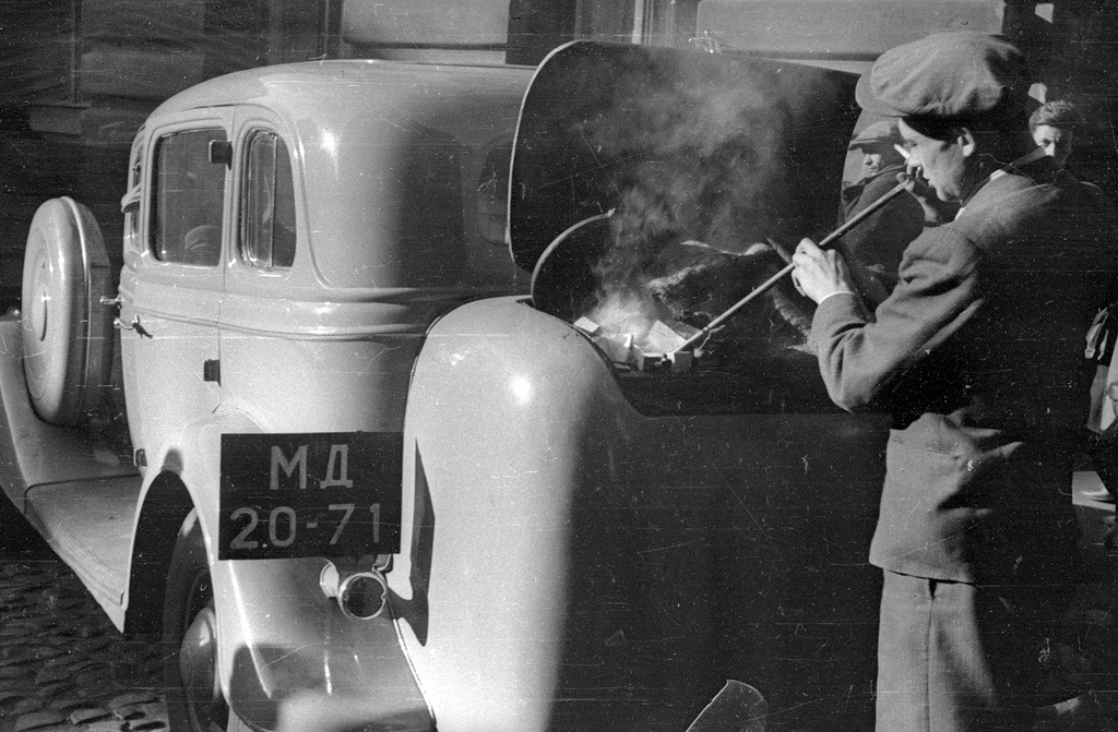 1938_faszen_meghajtasu_gaz-m1-g_gepkocsi_tesztuzeme_ami_soran_5000_kilometert_tettek_meg_vele.jpg