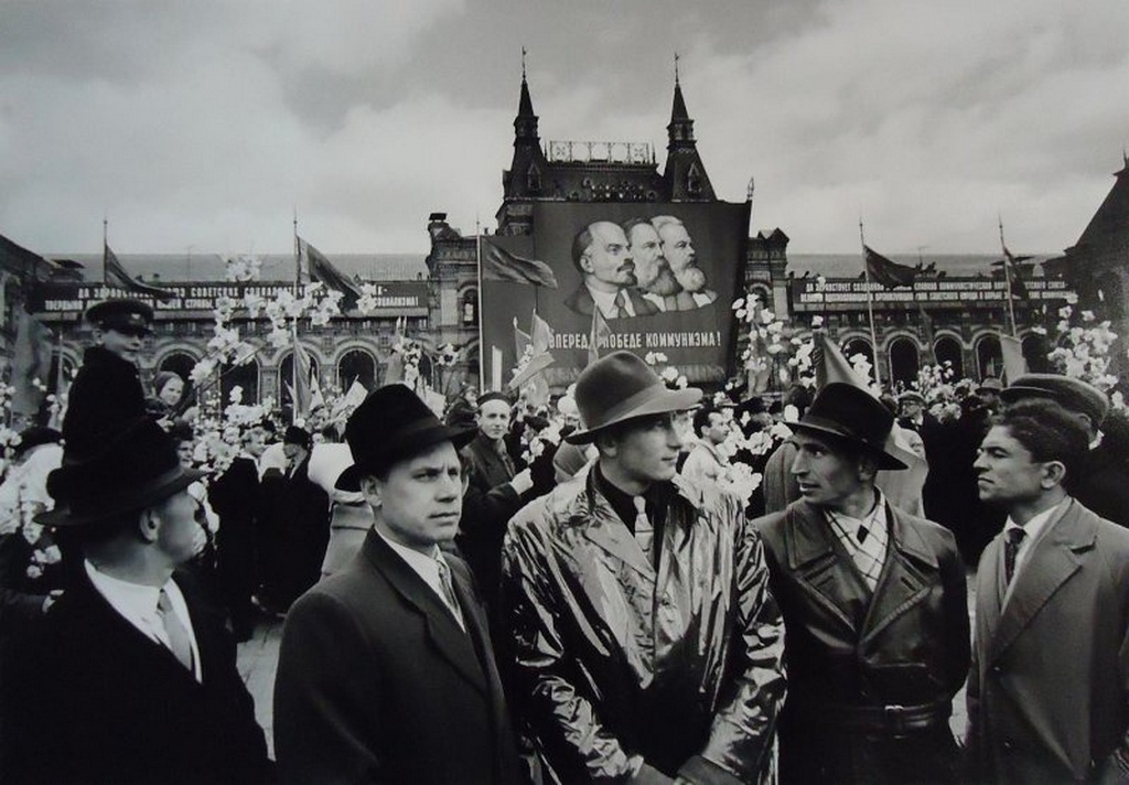 1961_a_kgb_tagjai_egy_majus_elsejei_unnepsegen.jpg