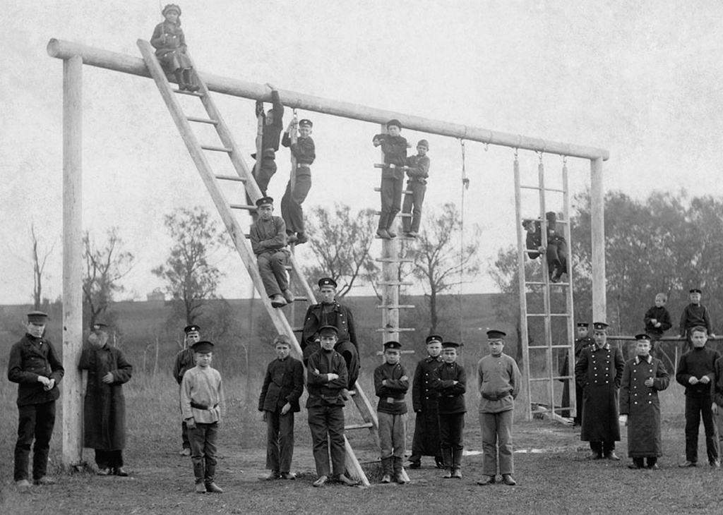 1902_a_kaszimovi_muszaki_iskola_sportpalyaja_kaszimov_kisvaros_moszkvatol_300_km-re_keletre_a_rjazanyi_regioban_talalhato.jpg
