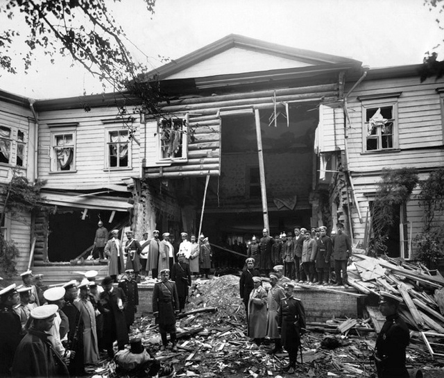 1906_pjotr_sztolipin_miniszterelnok_dacsaja_a_robbanas_utan_szentpetervaron.jpg