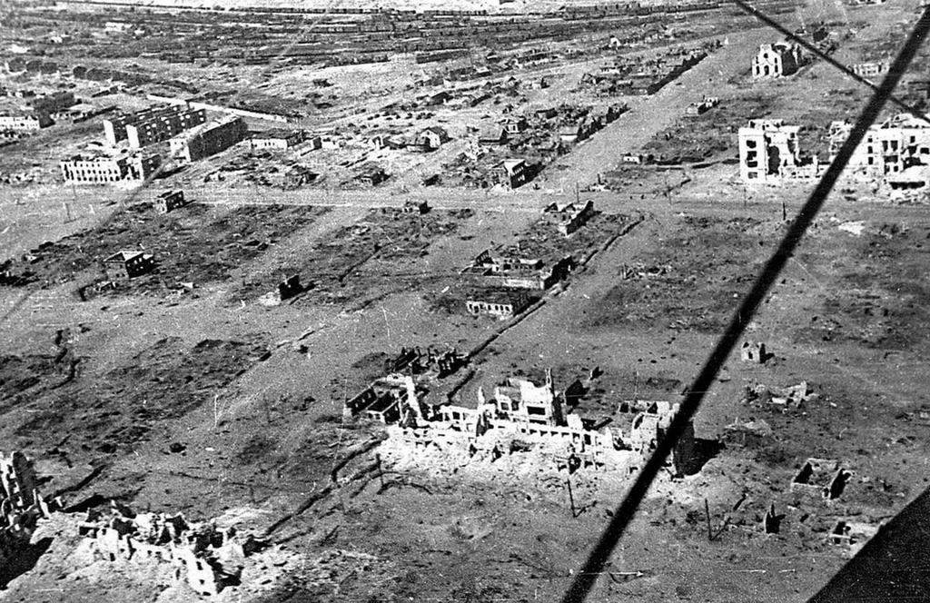 1943_overview_of_the_remains_of_stalingrad_shortly_following_the_end_of_the_battle.jpeg
