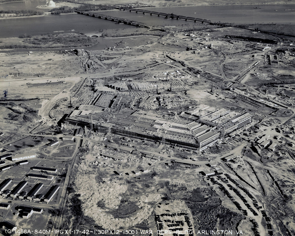 1942_a_pentagon_epitese_washington.jpeg
