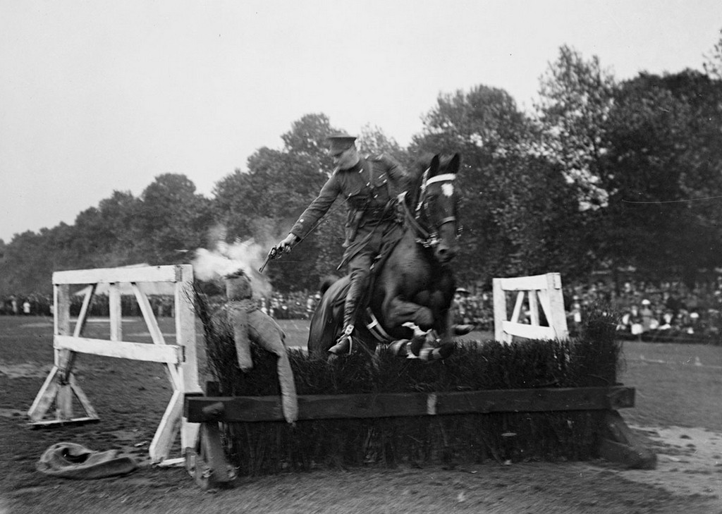 1919_fegyveres_military_bemutato_es_verseny_a_londoni_hyde_parkban_az_egyesult_kiralysagban.jpg