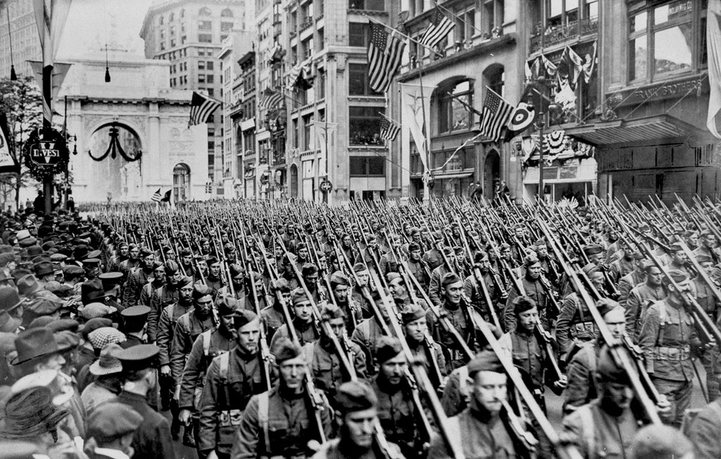 1919_katonai_parade_az_otodik_sugaruton_new_york_allamban_az_elso_vilaghaborus_gyozelem_tiszteletere.jpg