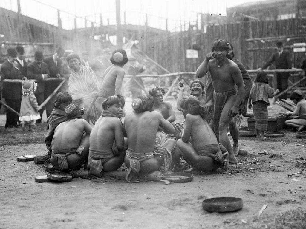 1904_igorot_tribe_members_from_the_philippines_displayed_as_savages_at_the_world_fair_in_louisiana.jpeg