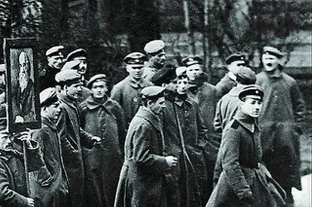 1919_adolf_hitler_nezi_kurt_eisner_kommunista_zsido_vezeto_temetesi_menetet_munchenben_a_bajor_tanacskoztarsasag_idejen.jpg