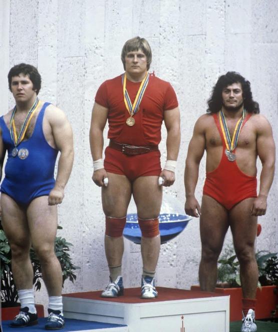 1980_a_moszkvai_olimpia_sulyemeles_110_kg_osszetett_bajnokai_valentyin_hrisztov_bulgaria_leonyid_taranyenko_szovjetunio_es_a_bronzermes_magyar_szalai_gyorgy.jpeg