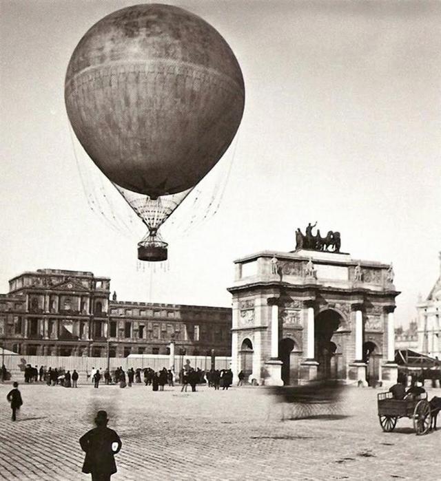 1878_leggomb_emelkedik_fel_parizs_kozpontjaban_valoszinuleg_henri_giffard_gaztoltetu_leggombje.jpeg