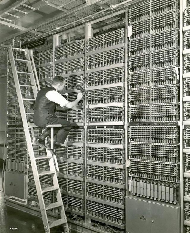 1930-as_evek_new_york-i_telefonkozpont_beuzemelese.jpeg