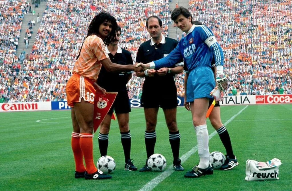 1988_a_labdarugo-europa-bajnoksag_dontoje_munchenben.jpeg