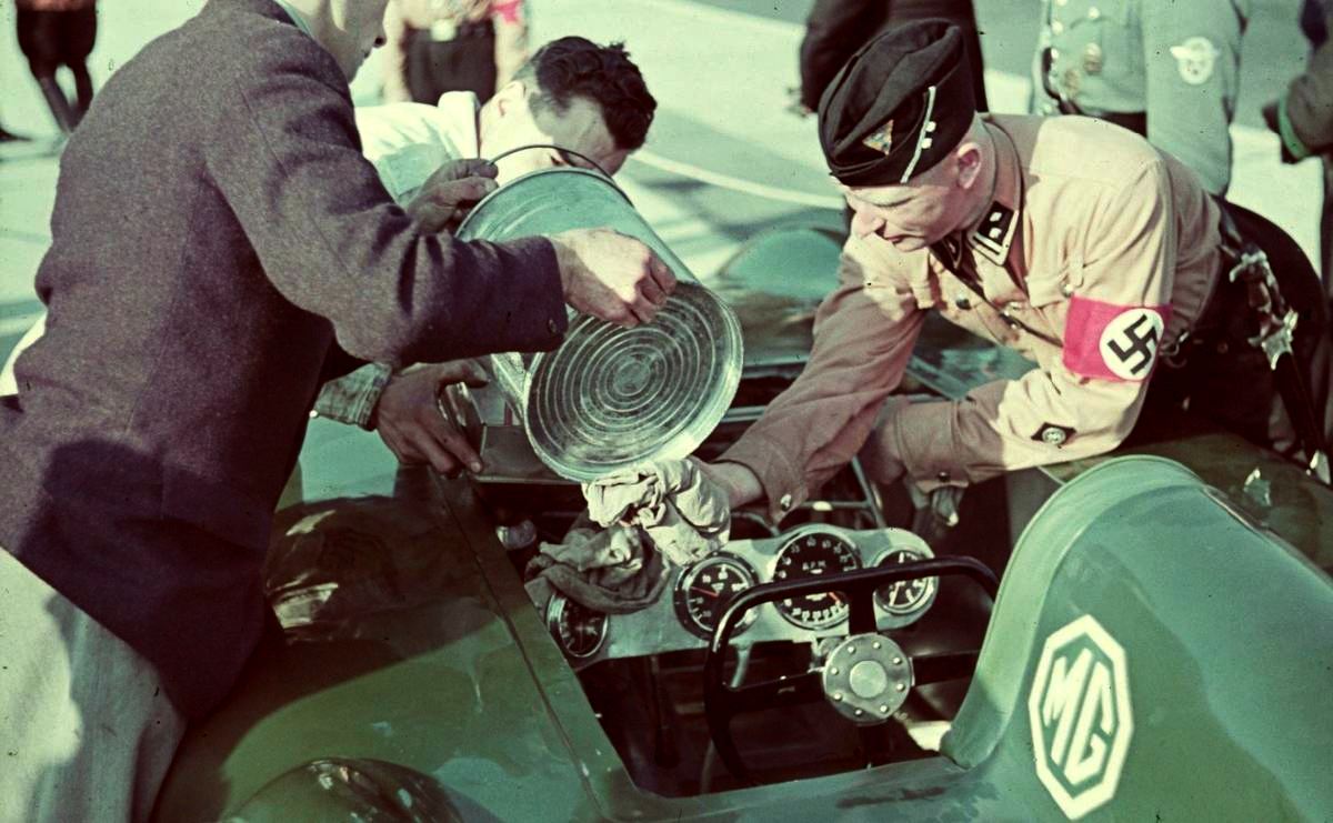 1939_szarazfoldi_sebessegrekord-kiserlet_a_naci_nemetorszagban_egy_brit_mg_autoval_1.jpg
