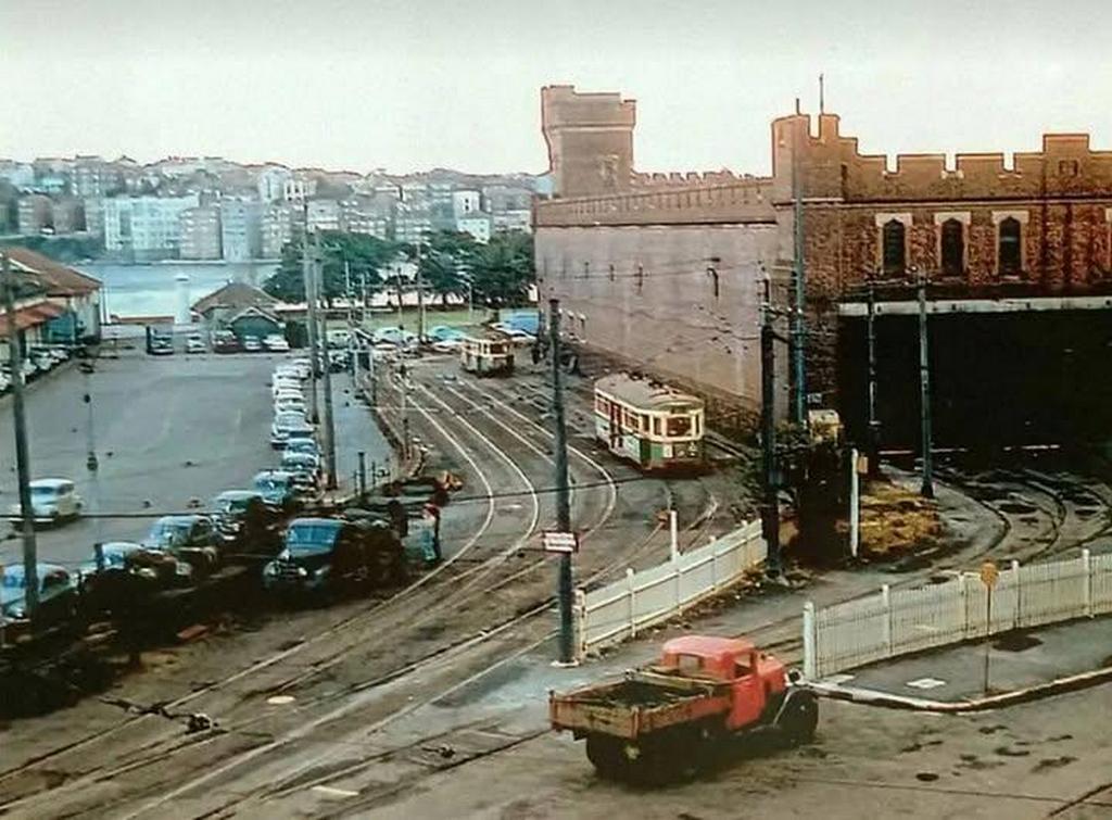 1952_korul_a_fort_macquarie_villamos_kocsiszin_sydneyben_ennek_helyen_epult_meg_az_operahaz.jpeg