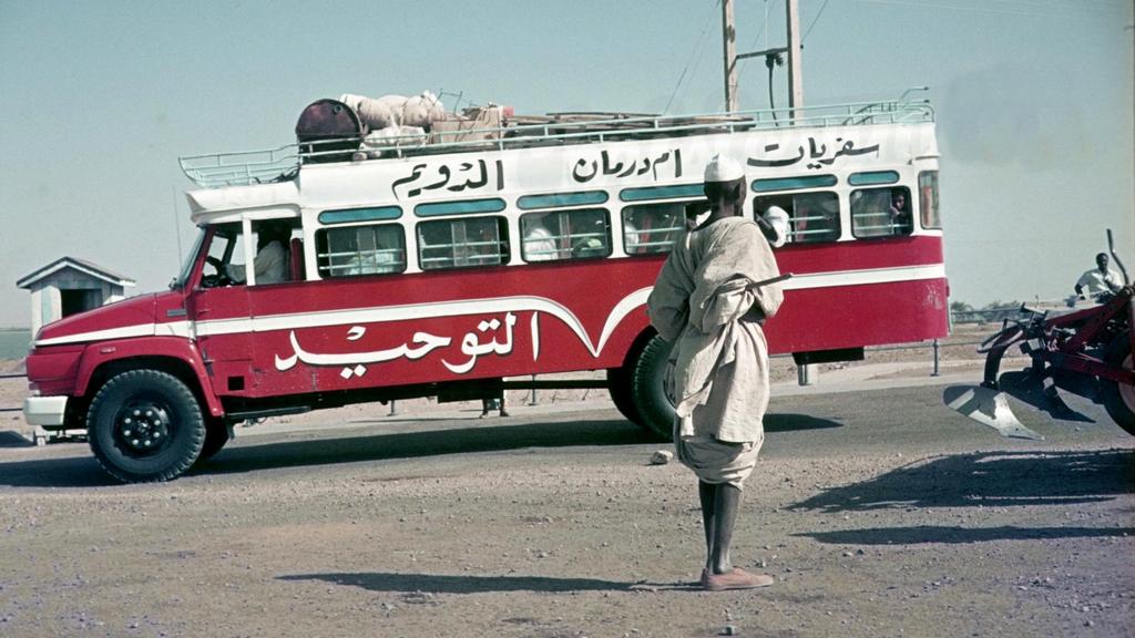 1974_tavolsagi_buszjarat_szudanban.jpeg