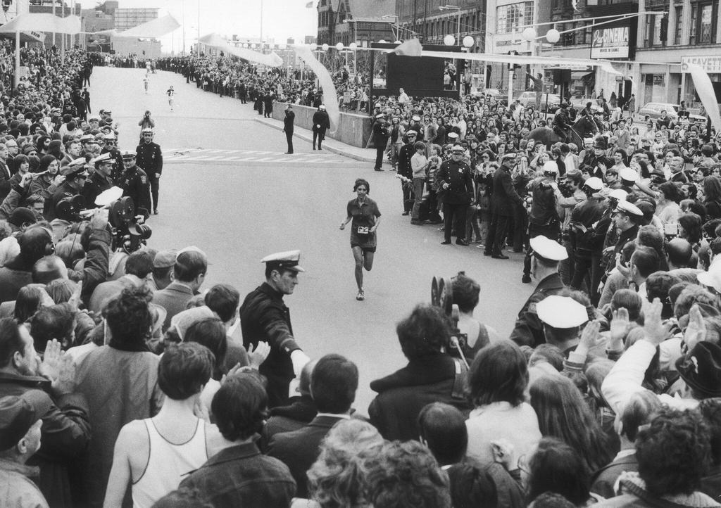 1972-ben_nina_kuscsik_lett_az_elso_no_aki_hivatalosan_is_megnyerte_a_boston_maratont.jpeg