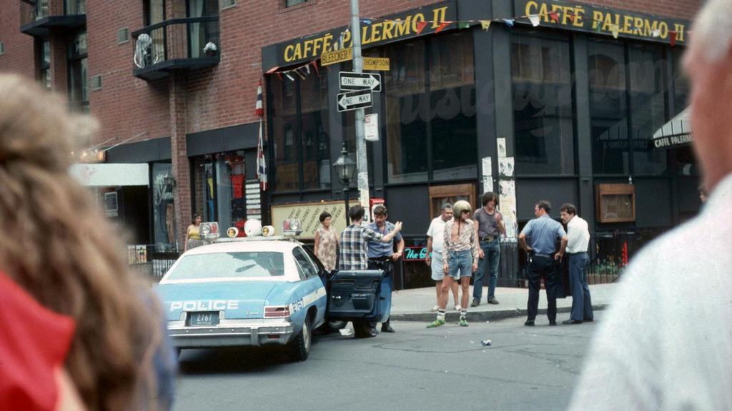 1979_rendori_intezkredes_new_yorkban_egy_amator_foton.jpeg