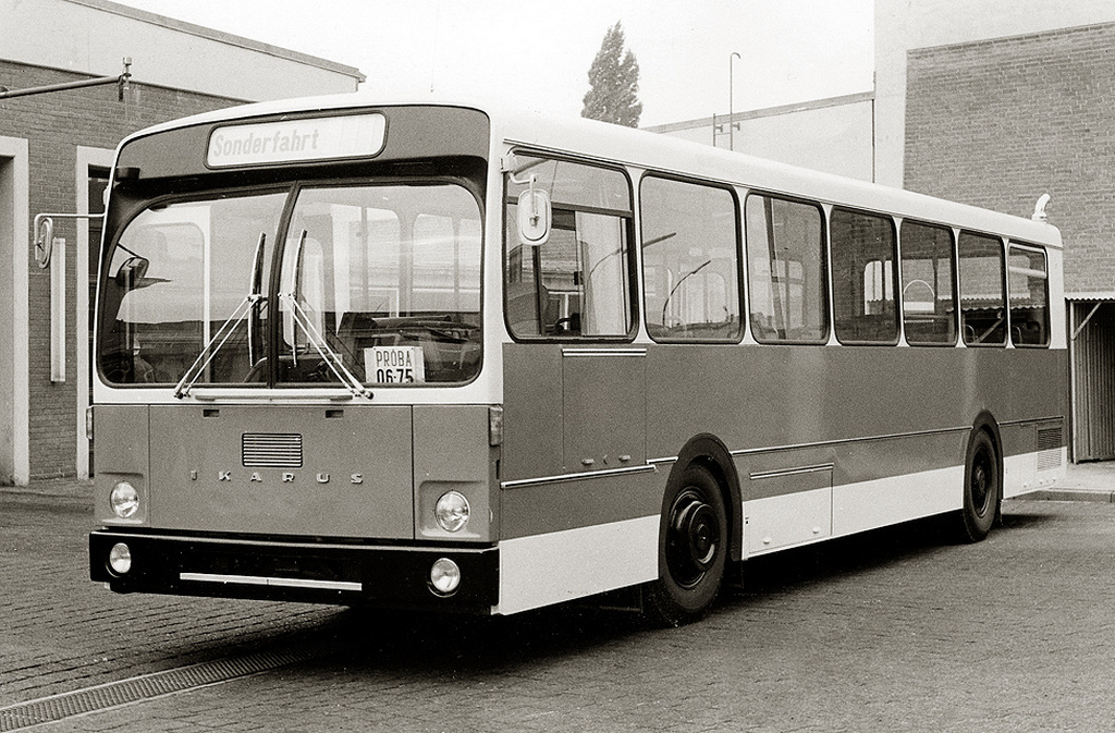 1971_hamburgba_szant_ikarus_190_prototipus.jpg