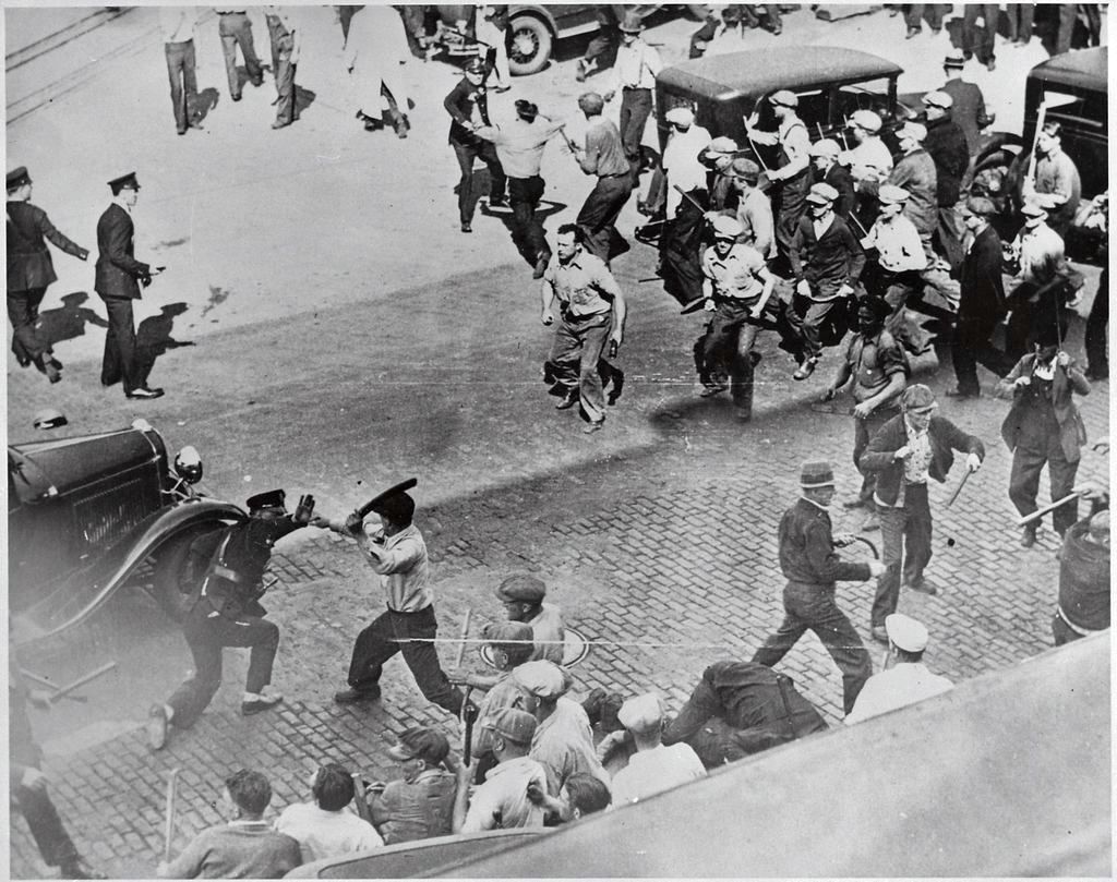 1934_sztrajkolo_munkasok_es_rendorok_osszecsapasa_minneapolisban_egyesult_allamok.jpg