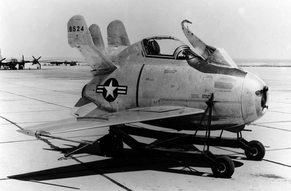 1948_mcdonnell_xf-85_goblin_kiserleti_parazita_vadaszgep.jpg