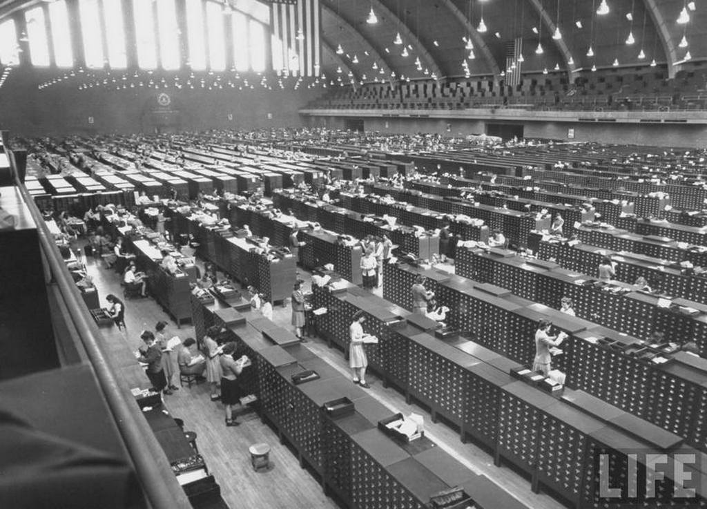 1944_az_fbi_fohadiszallasanak_kozponti_kartonozoterme.jpg