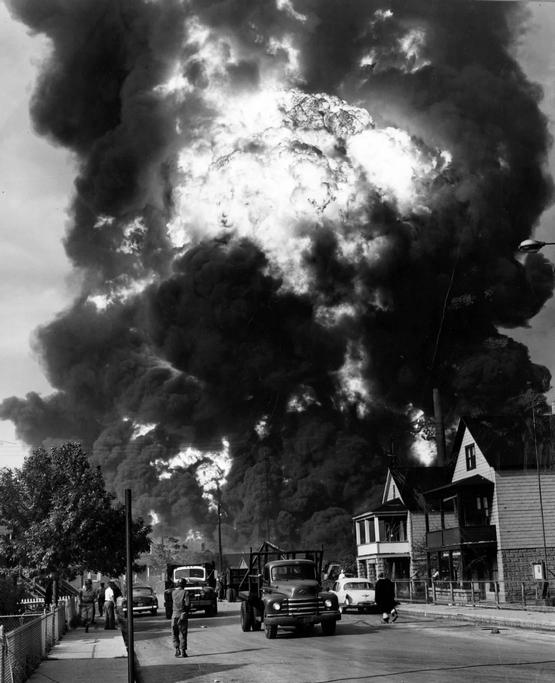 1955_an_explosion_at_the_standard_oil_refinery_in_whiting_indiana_destroyed_much_of_the_plant_and_dozens_of_nearby_homes.jpeg