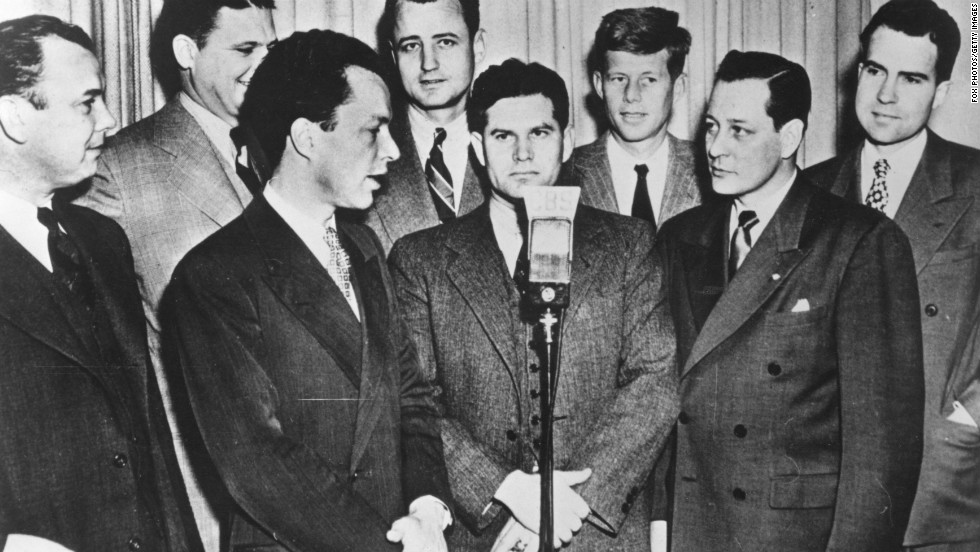 1947. Újonnan megválasztott kongresszusi képviselők csoportja. Jobbra fent Kennedy és Nixon..jpg