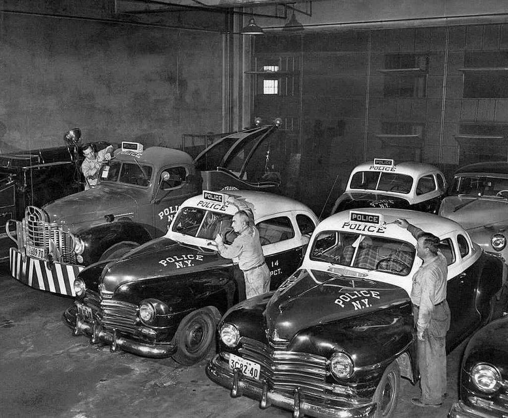1948_new_york-i_rendorautok_karbantartason.jpeg