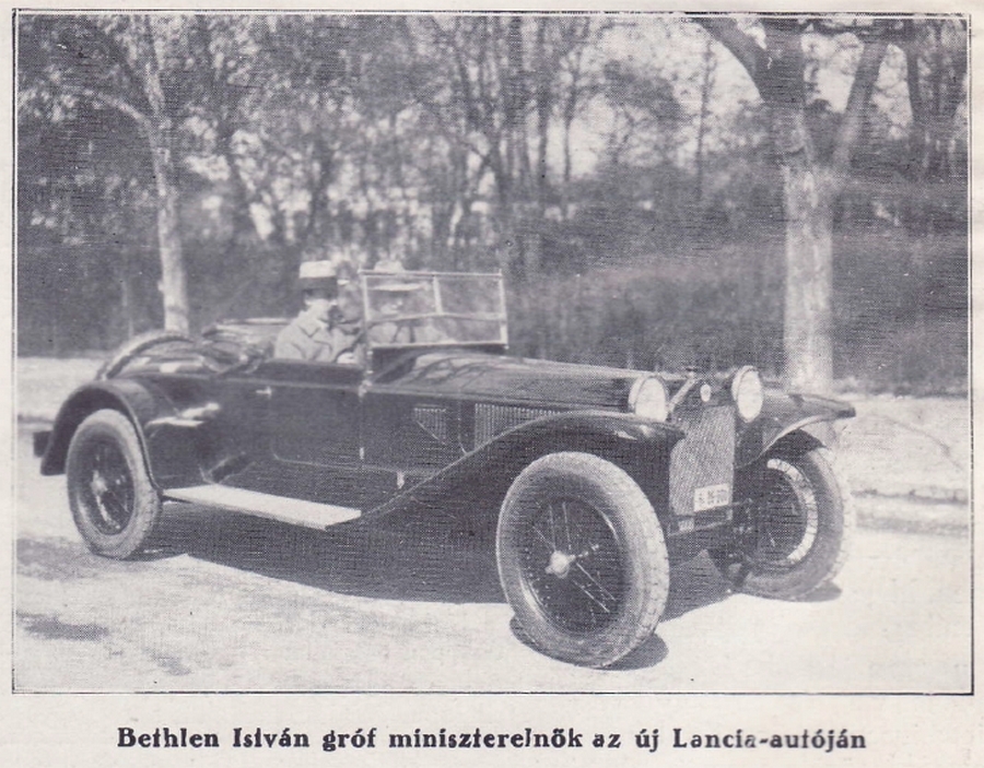 1928. Bethlen István gróf miniszterelnök az új Lancia-autójában..jpg