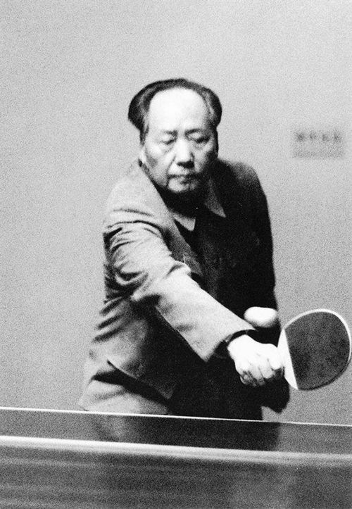1963. Mao Ce Tung asztaliteniszezik..jpg