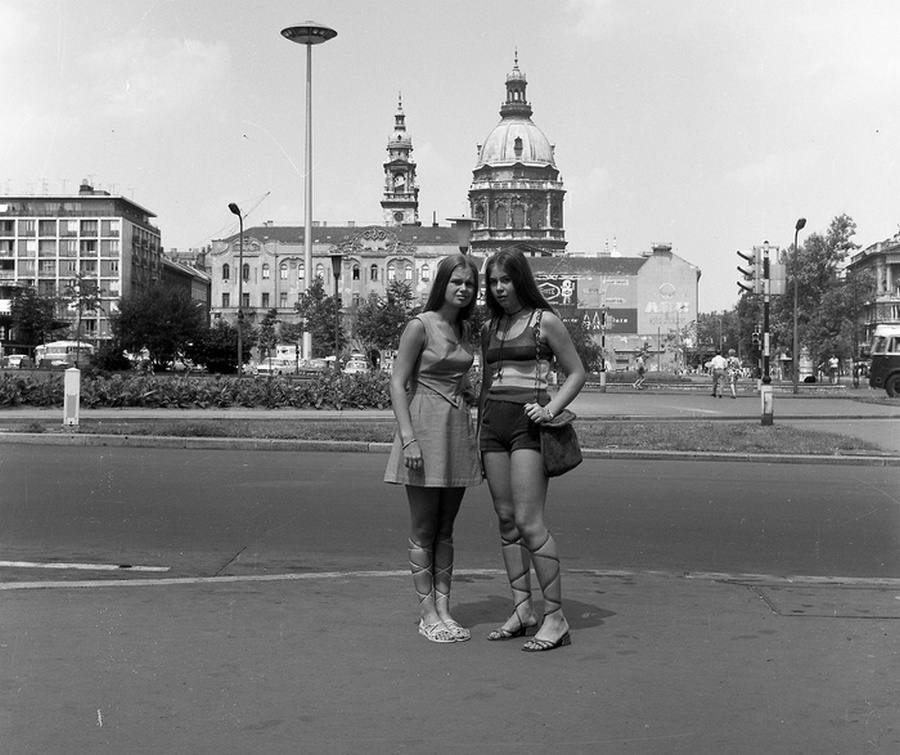 1975. Budapest, Engels tér.jpg
