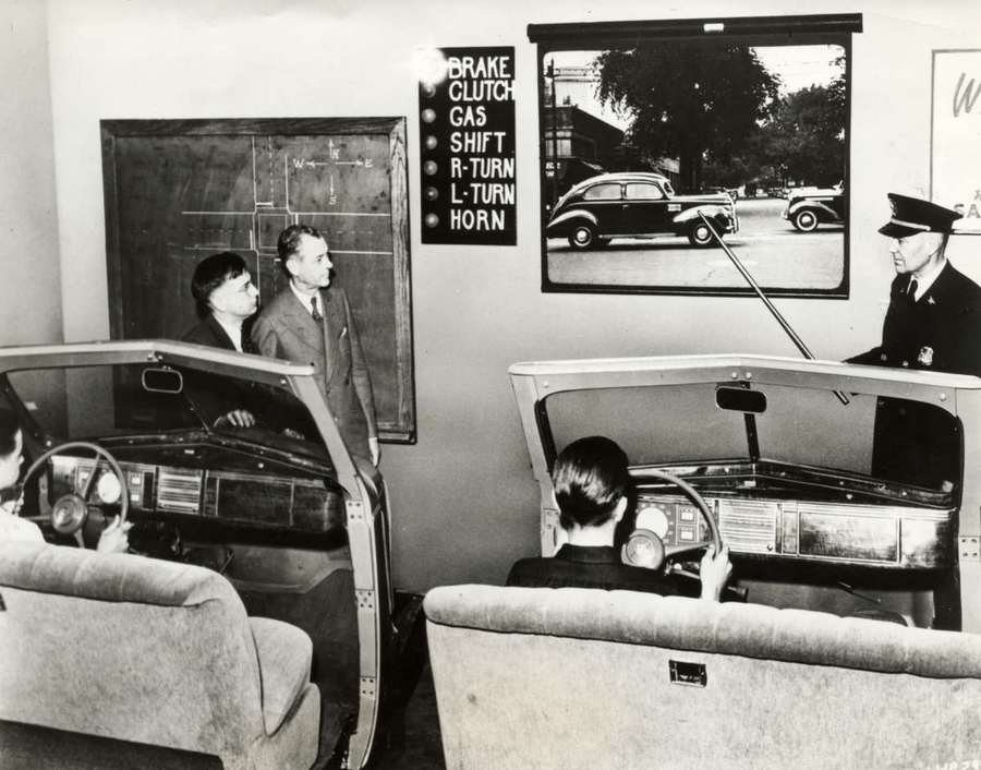 1939. A michigani Highland Park egyetem gépjárművezetői oktatóterme..jpg