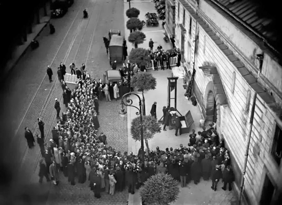 1939. Utolsó nyilvános kivégzés guillotine-nal Franciaországban..jpg