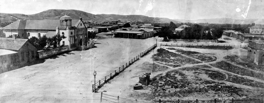 1869. Los Angeles, azaz Pueblo de Los Angeles. A főtér és az Old Plaza templom..jpg