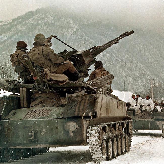 1994. Orosz csapatok Csecsenföldön..jpg