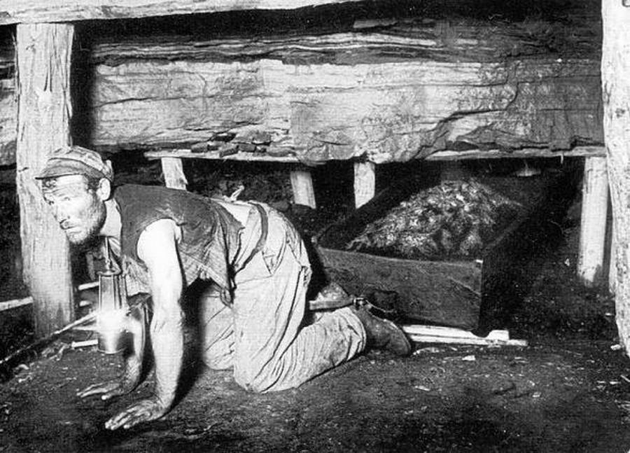 1890. Donyecki bányász.jpg