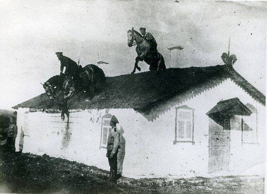 1909. Kozák lovasok bátorságpróbája.jpg