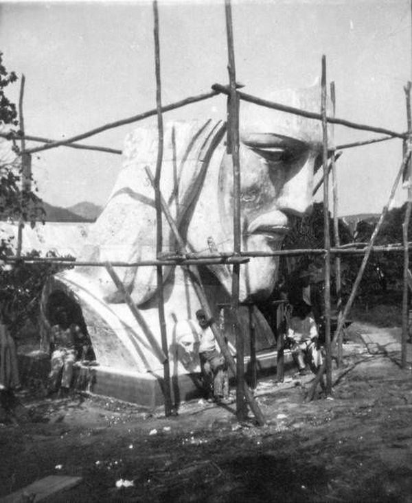 1927. A Rio de Janeiro-i megváltó Krisztus feje a szobor készítésekor..jpg