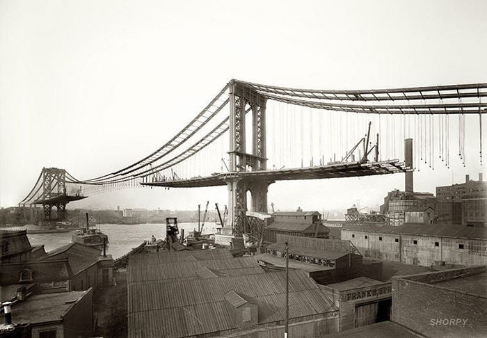 1909. A Brooklyn-híd építése.jpg