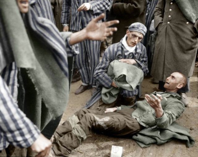 1945. Wöbbelini koncentrációs tábor felszabadítása..jpg
