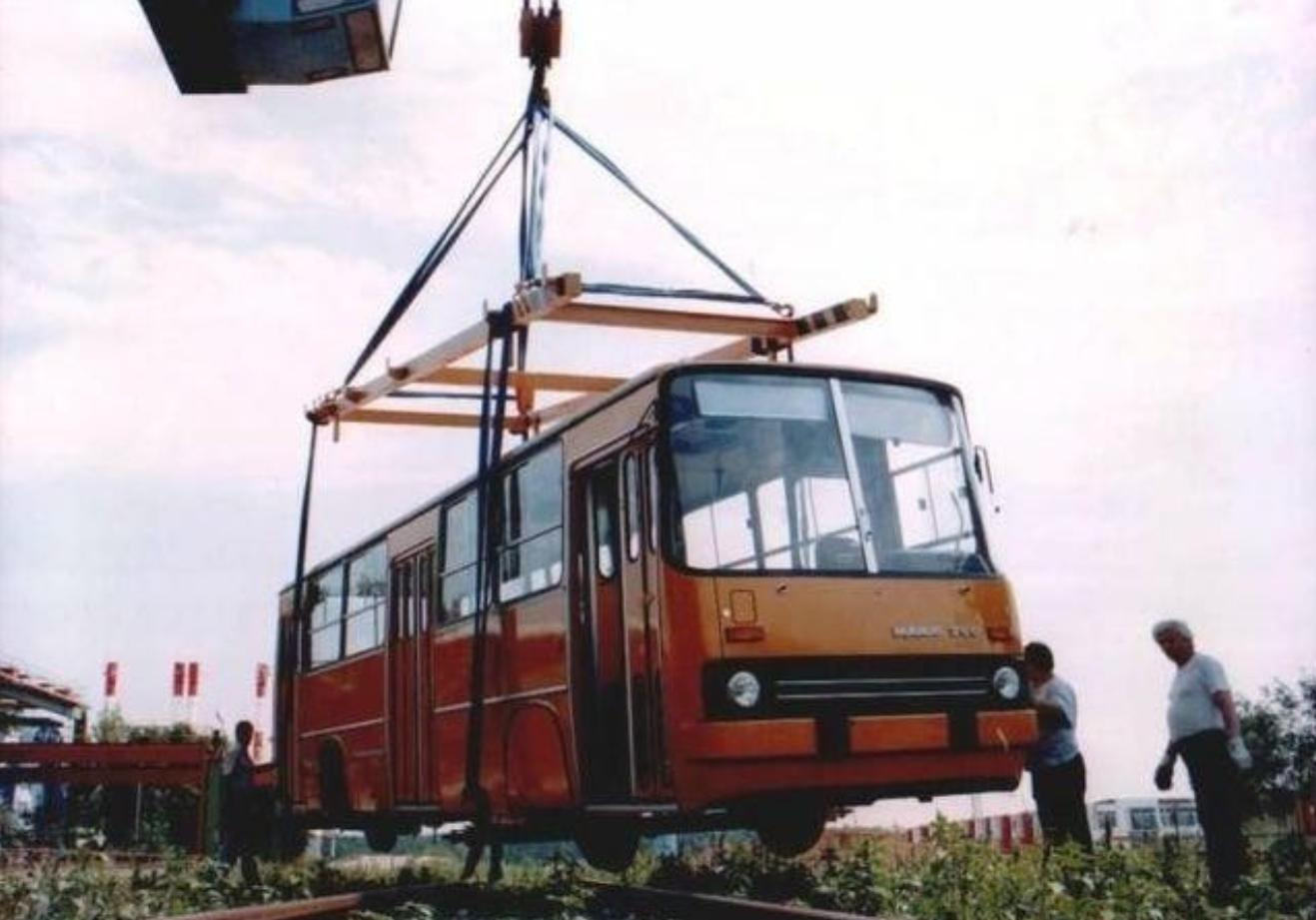 1986. Ikarus 260 sínbusz tesztje.jpg