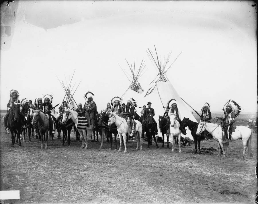 1908_oregoni_indianok.jpg