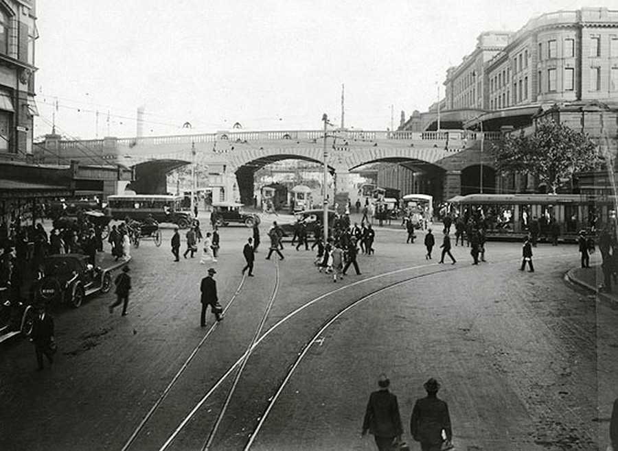 1925. Rawson Place, Sydney.jpg